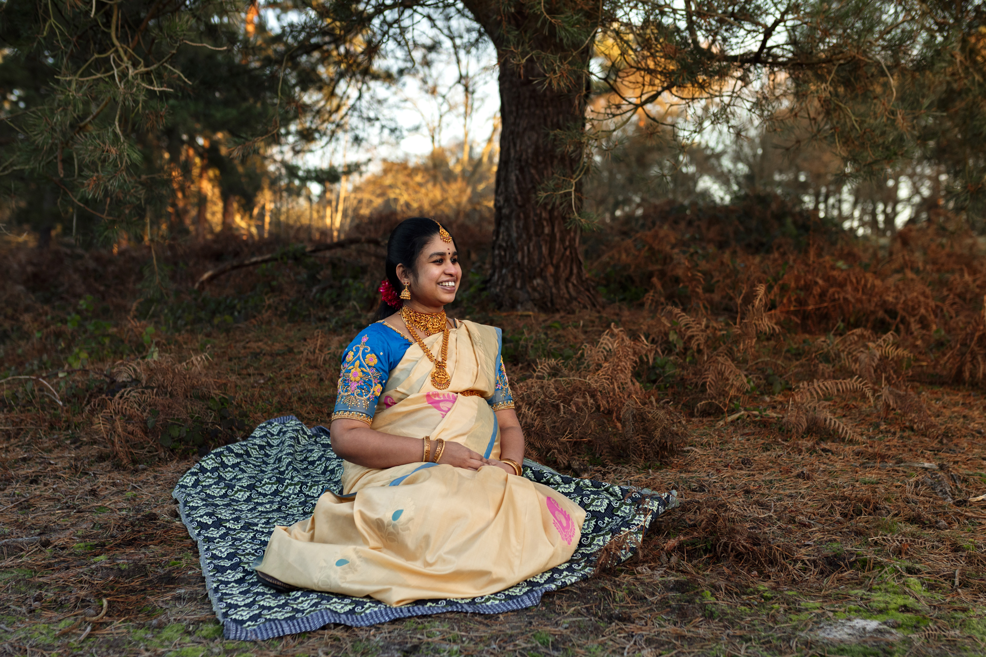 maternity shoot in park in reigate